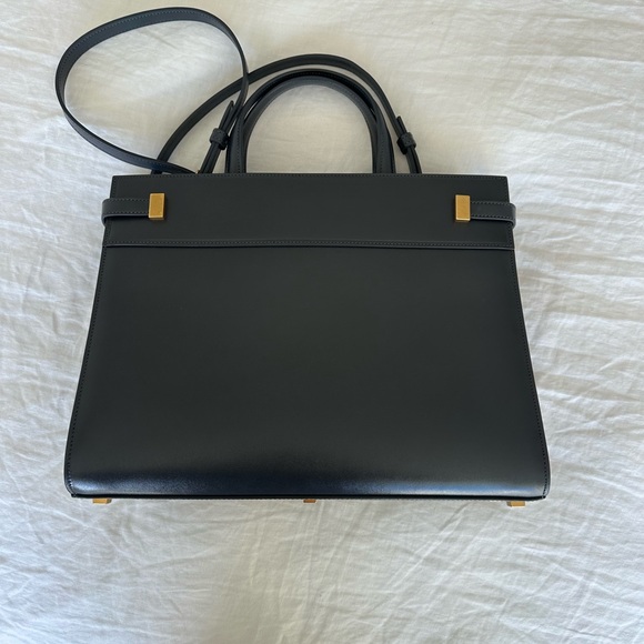 Saint Laurent Manhattan leather medium tote
Worn a few times, like new! - Picture 2 of 8